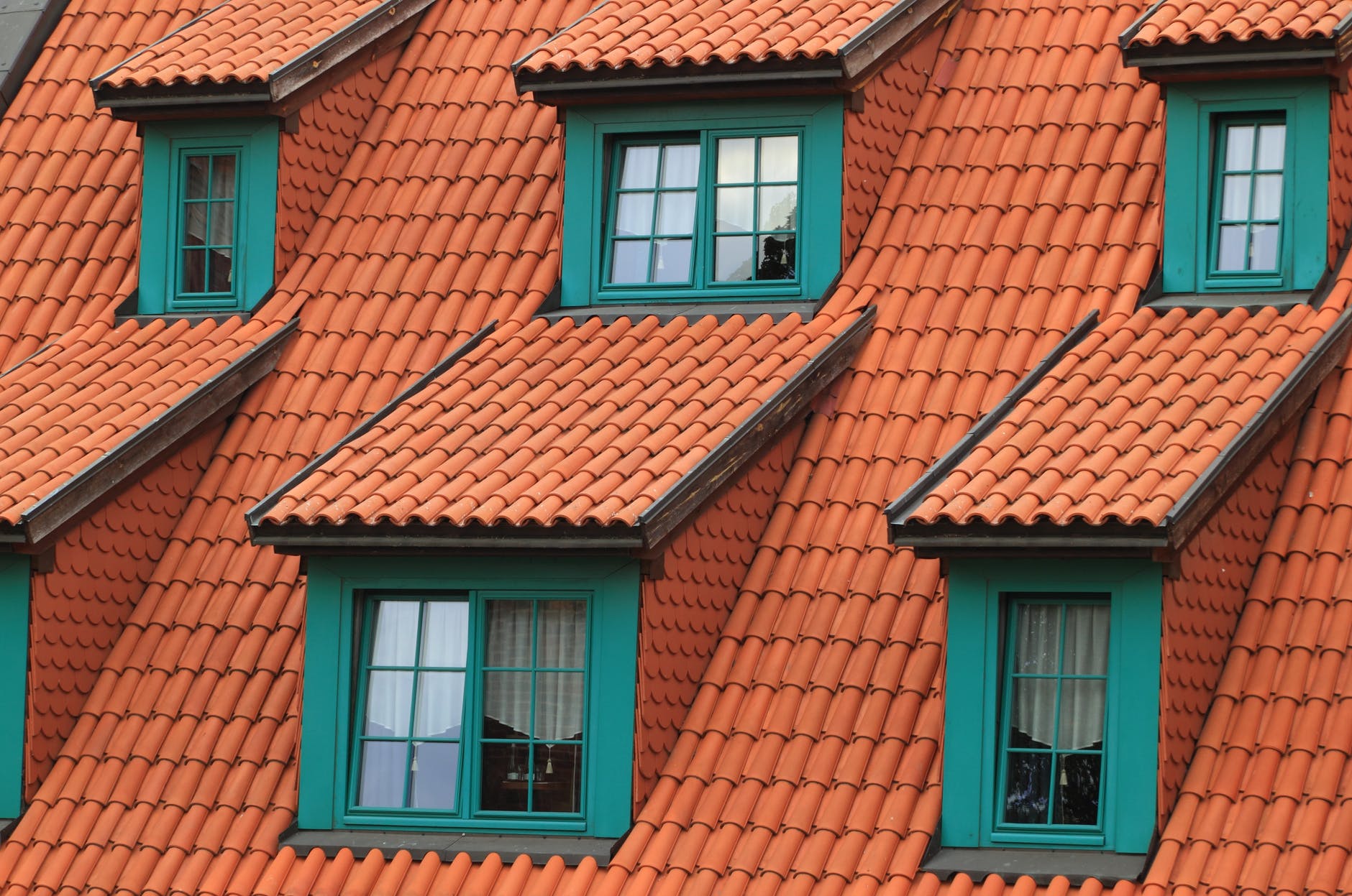 Always Hire Professional Contractors to Fix Your Common Roofing Problems in Fort Worth