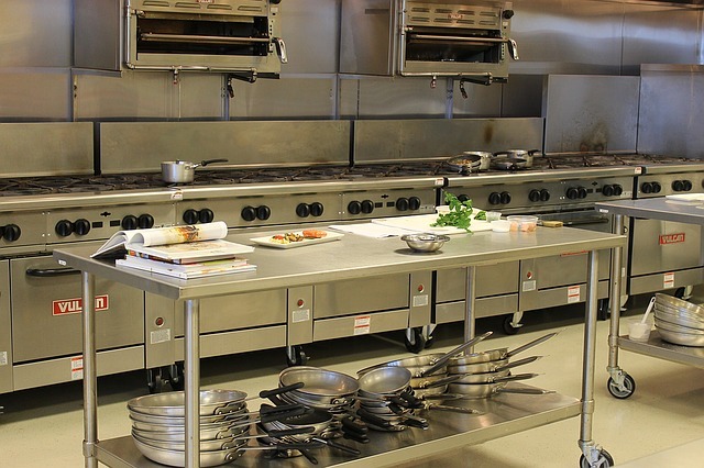 Reasons to Use Stainless Steel in Your Commercial Kitchen