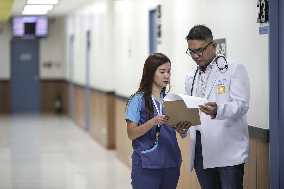 Medical Assistant vs Nurse: Learn the Difference