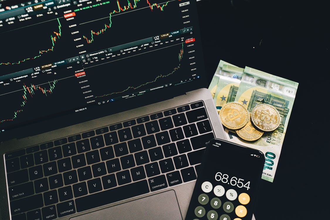What is the best way to analyse crypto price trends