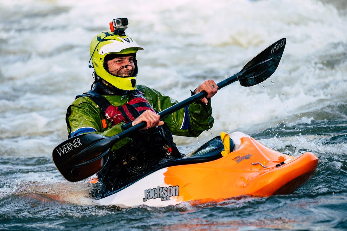10 Tips on How to Choose the Right Kayak Life Jacket