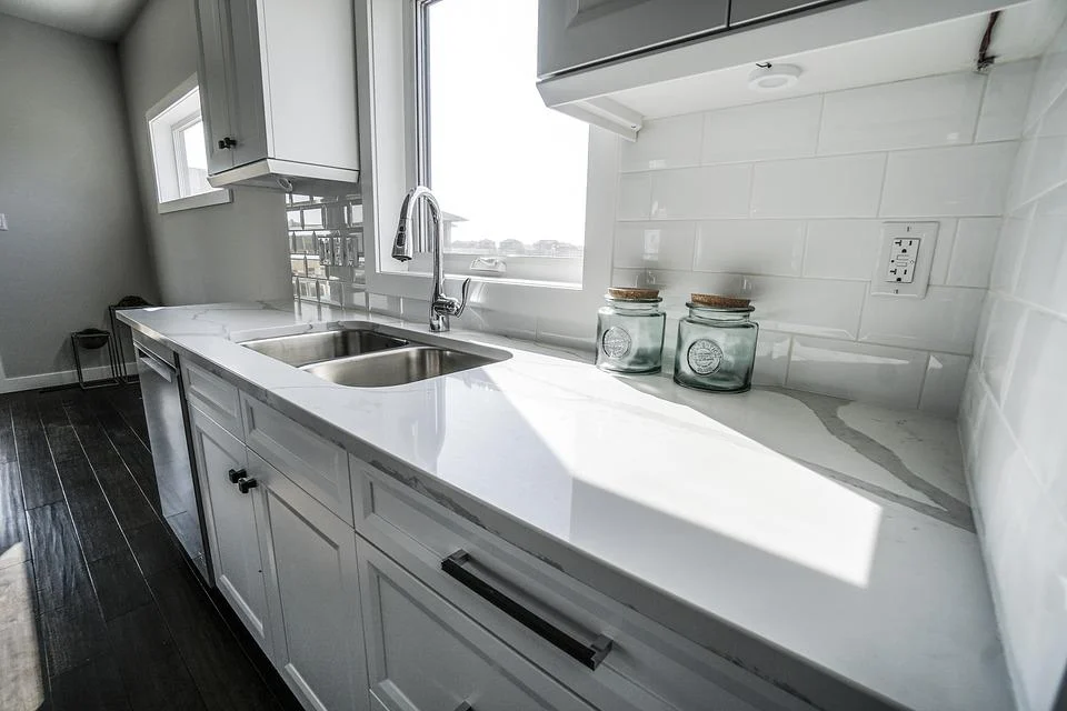 Kitchens With White Countertops Design Ideas