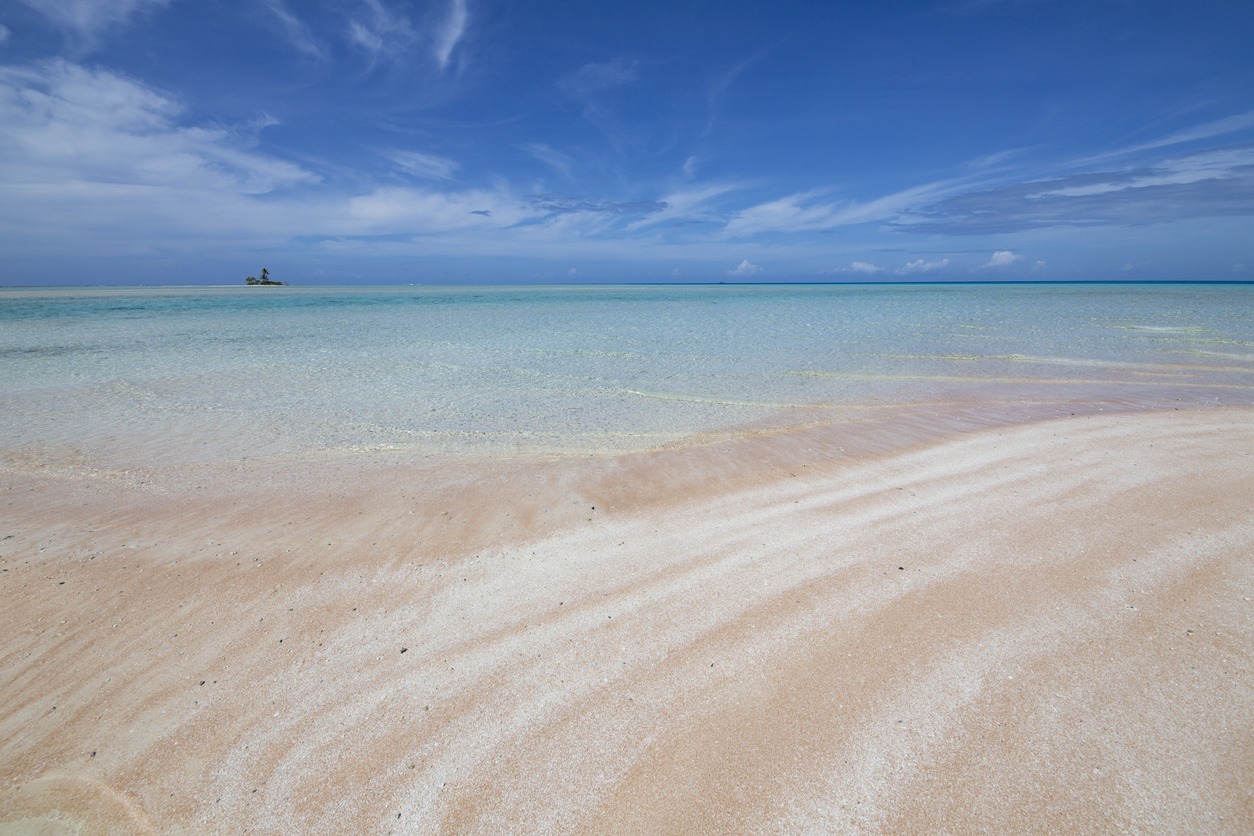 pink sand beach polynesia