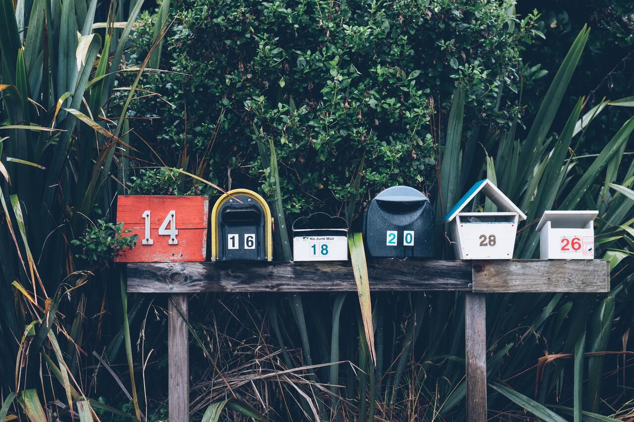 Send letters from the comfort of your living room with Lettre24