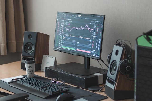 The most common mistakes in trading and how to avoid them