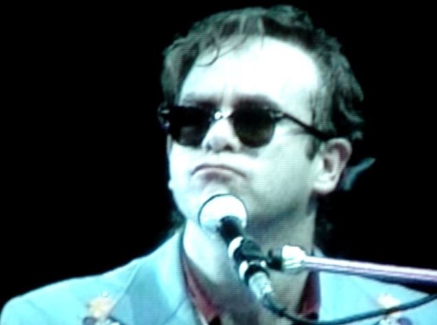 John performing in 1986