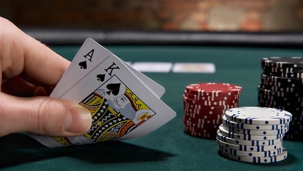 The thrill of playing blackjack at El Royale Casino