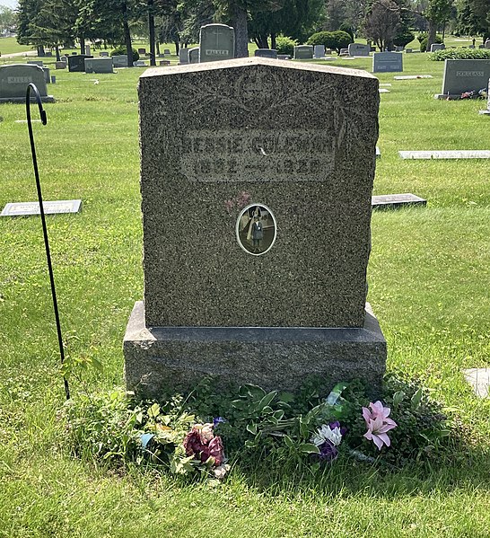 Coleman's grave at Lincoln Cemetery, near Chicago