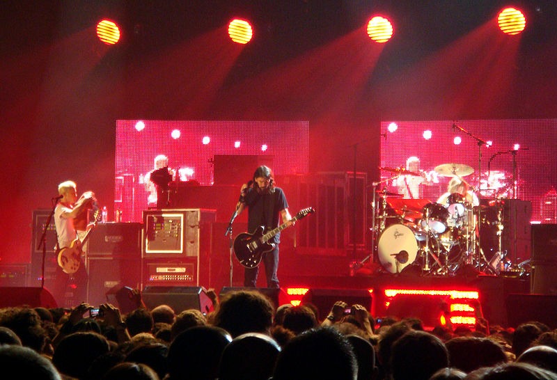 Foo Fighters performing live in 2007