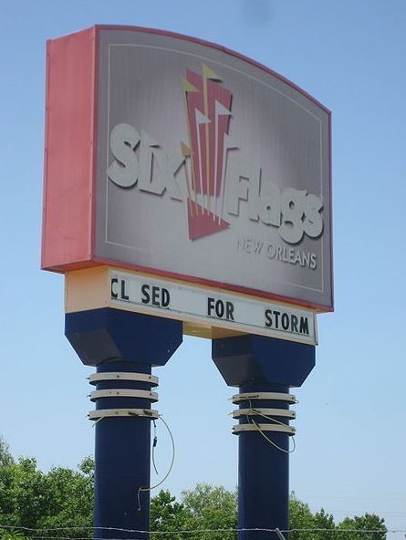 “closed for storm” signage