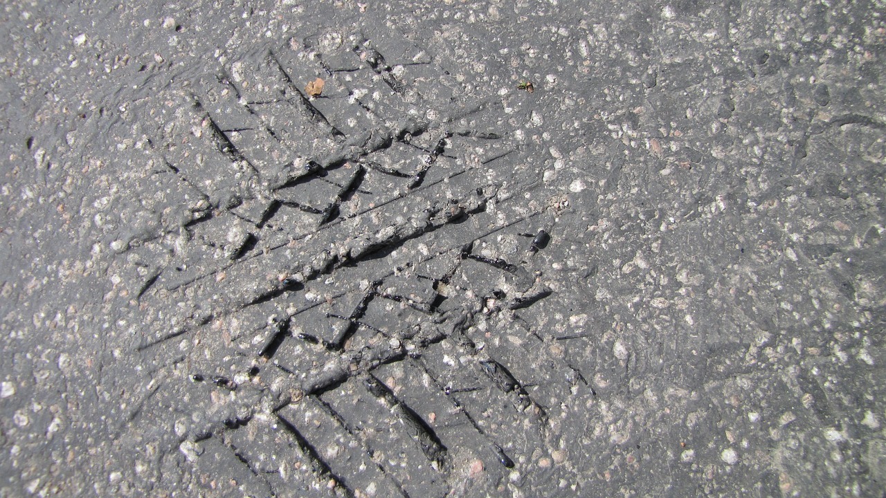 10 Common Problems with Asphalt Surfaces and Effective Solutions