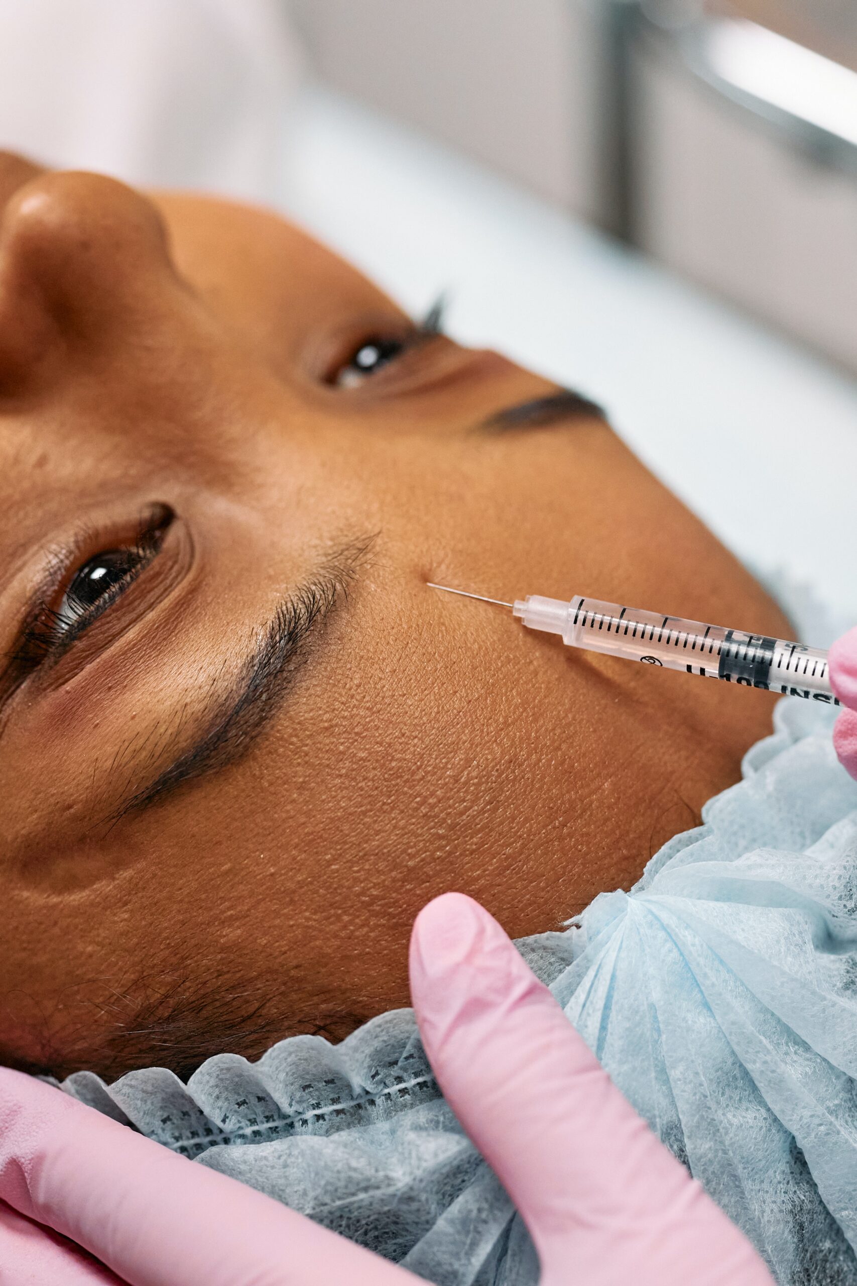 A Look At What's Involved In a Cosmetic Aesthetics Training Course