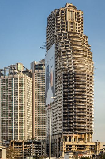 Sathorn Unique Tower, structure with massive windows