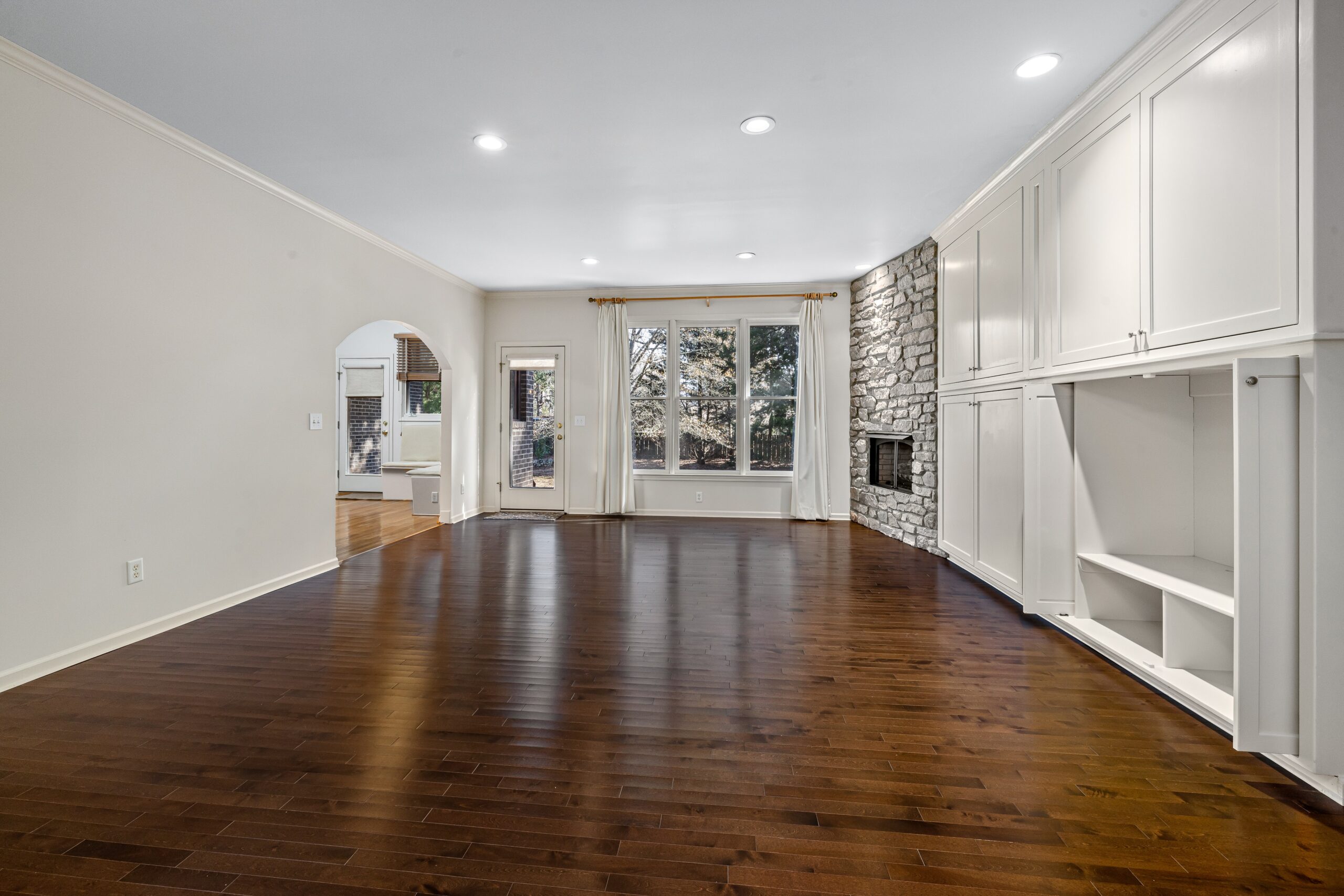 What To Do When You Move Into A Home With Hardwood Flooring