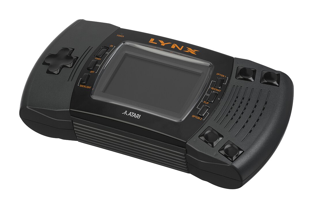 Another close-up photo of Atari Lynx of different model