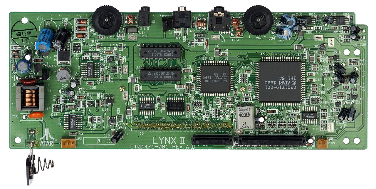 Atari Lynx’s motherboard close-up photo