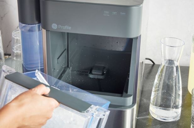 Maximizing Efficiency with a Self-Serv Ice Frozen Water Dispenser