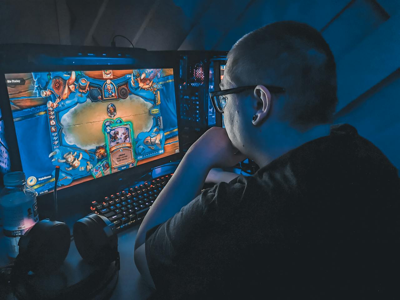The Most Important Equipment Players Need for Online Gaming