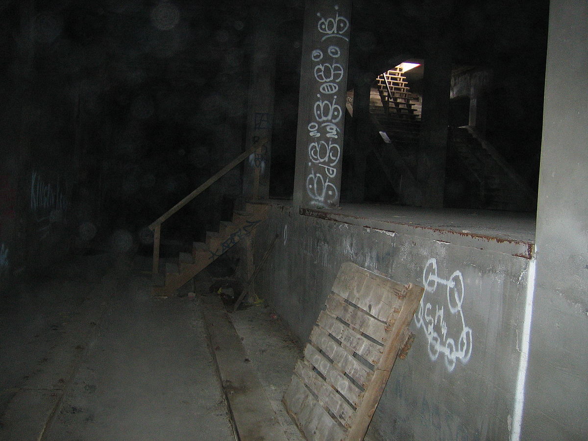 the entrance of the abandoned Cincinnati subway in Ohio