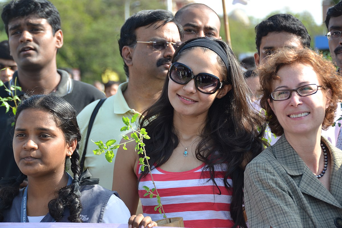 Andrea Jeremiah at the middle of the photograph