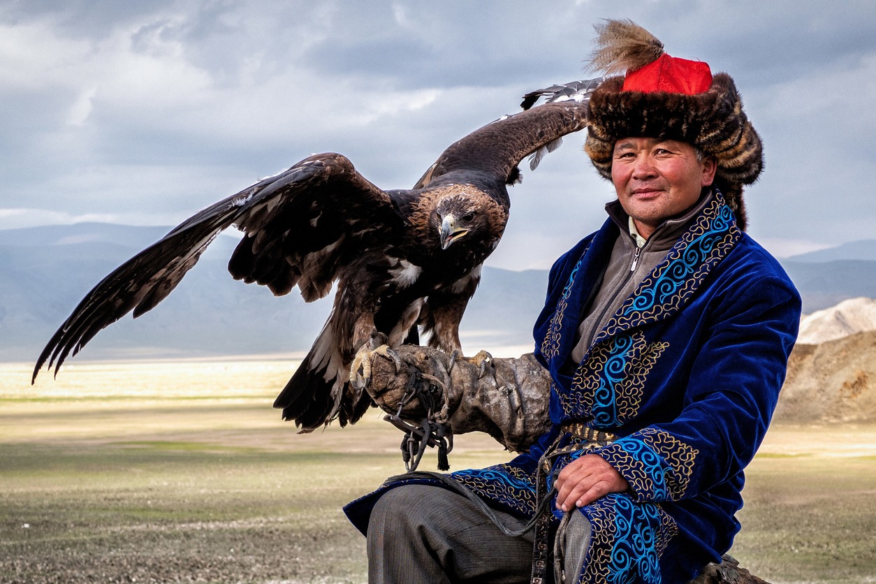 Eagle Hunter wearing Shapan