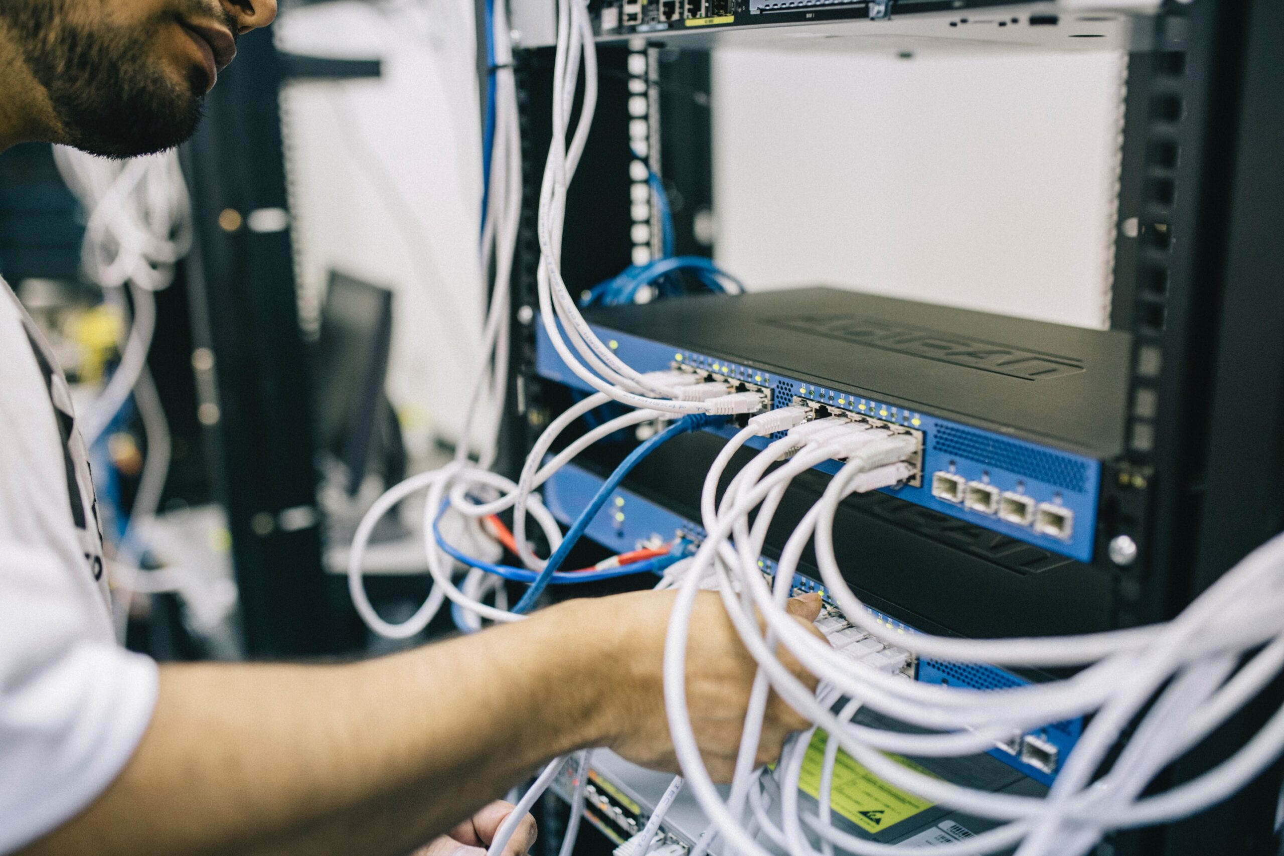 Reducing Cable Clutter with KVM Switch Solutions