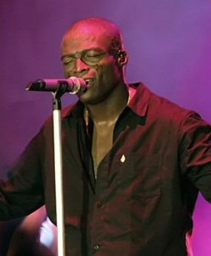 Seal performing in 2008