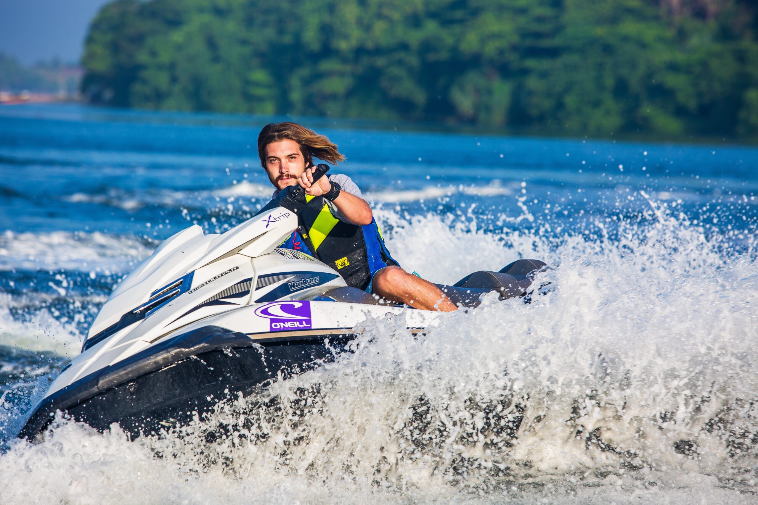 The Thrill of the Waves A Comprehensive Guide to Jet Ski Renting