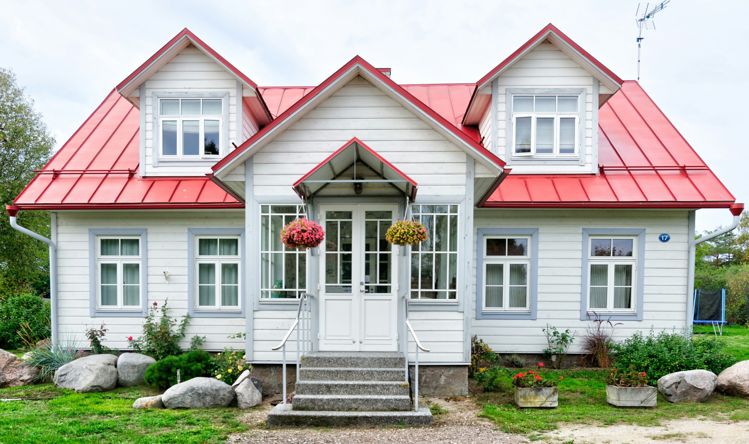 6 Signs Your Homes Exterior Needs a Quick Makeover