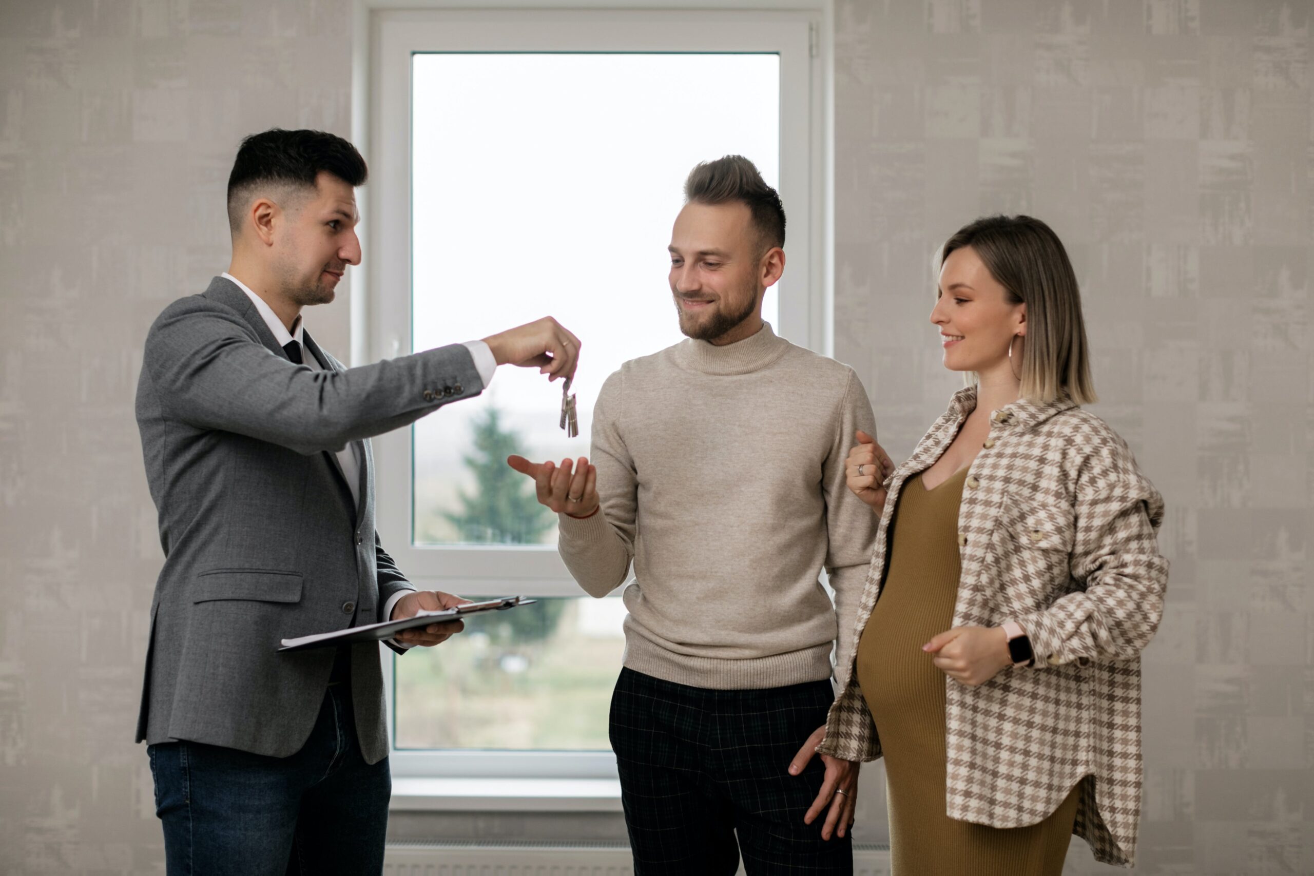 When to Buy Real Estate and Why You Need the Best Realtor by Your Side