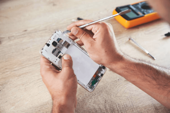 Time-Saving Solutions Why Hiring Phone Fixers Is Worth It
