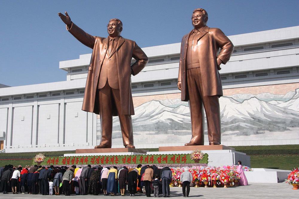 Staute of Kim Jong-il and Kim Il-Sung