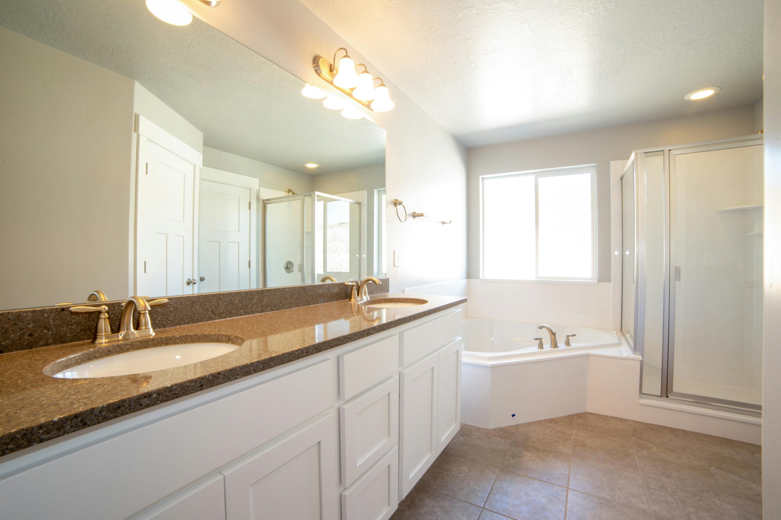6 Reasons Bathroom Remodeling Should Only Be Done by The Pros